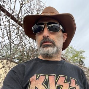 Meet your Posher, Greg